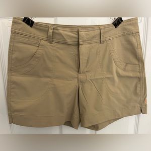 Lucy women’s walk about mid rise stretch shorts